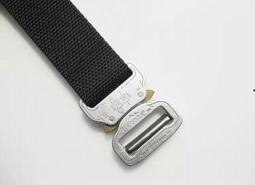 钢斗腰带国产测评视频,品质与舒适度的完美结合